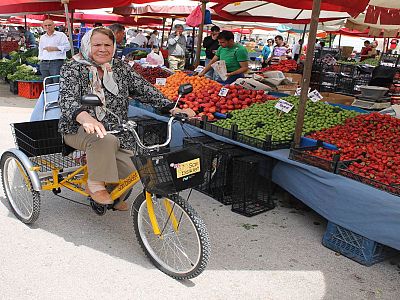 Eti Sarı Bisiklet Semt Pazarında